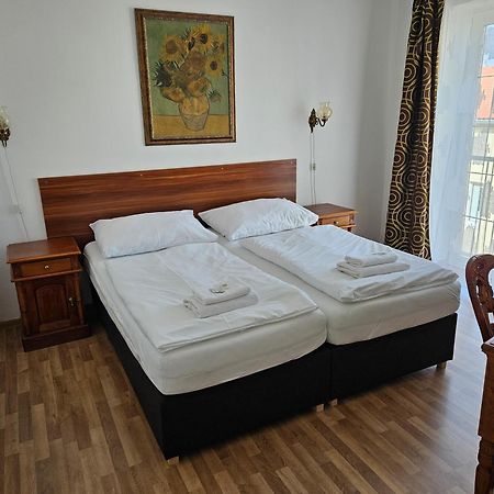 Hotel Union Louny Extérieur photo